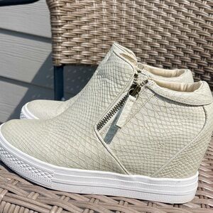 Not Rated Cream Textured Wedge Sneakers